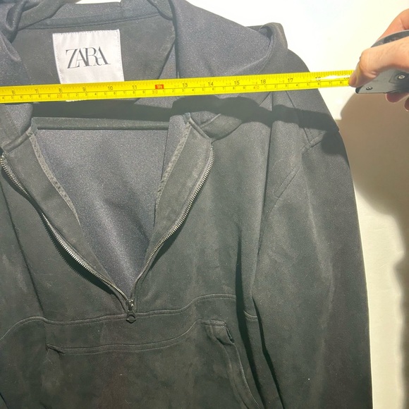 Large Black Zara Hoodie - Picture 3 of 6